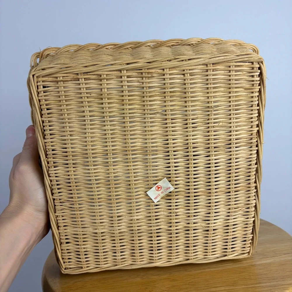 Vintage Pyrex Fireside Naturals 8 Inch Square Cake Dish Rattan Basket 2220-F